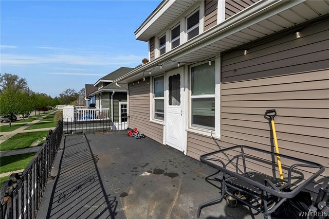 73 Columbia Parkway, West Seneca, NY 14224