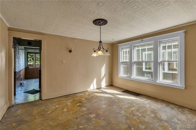 73 Columbia Parkway, West Seneca, NY 14224