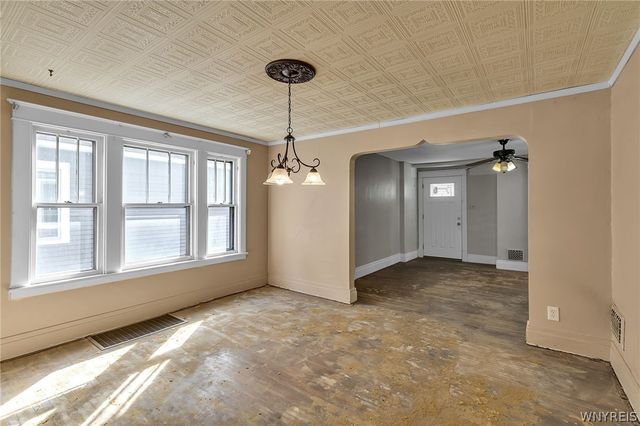 73 Columbia Parkway, West Seneca, NY 14224