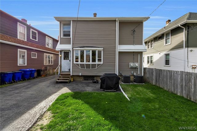 73 Columbia Parkway, West Seneca, NY 14224