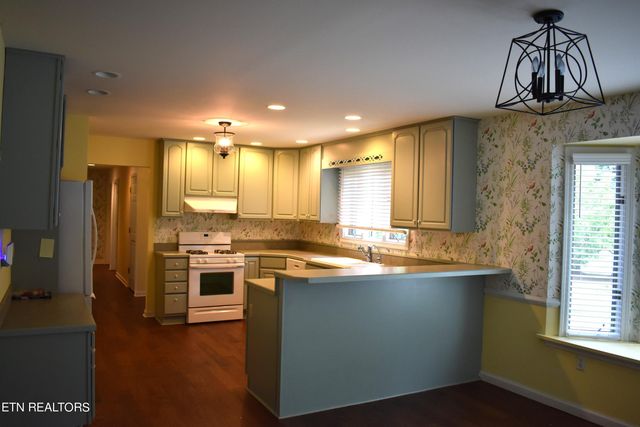 530 Meadows Rd, Sparta, TN 38583