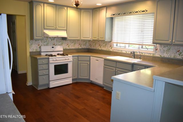 530 Meadows Rd, Sparta, TN 38583