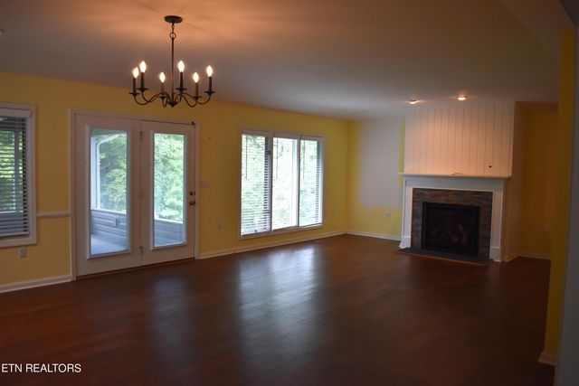 530 Meadows Rd, Sparta, TN 38583