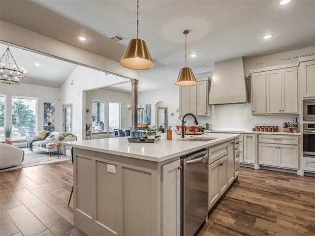 1910 Treviso Court, Edmond, OK 73034