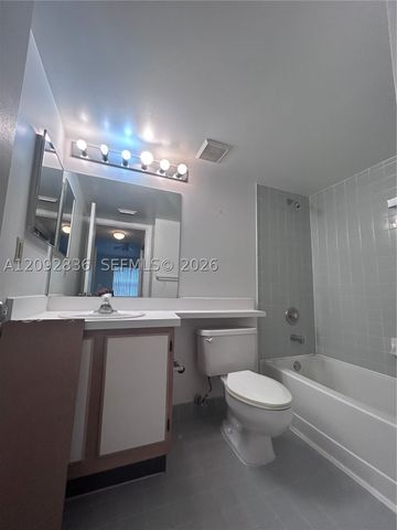 2890 N Oakland Forest Dr 202, Oakland Park, FL 33309