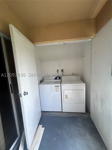 2890 N Oakland Forest Dr 202, Oakland Park, FL 33309