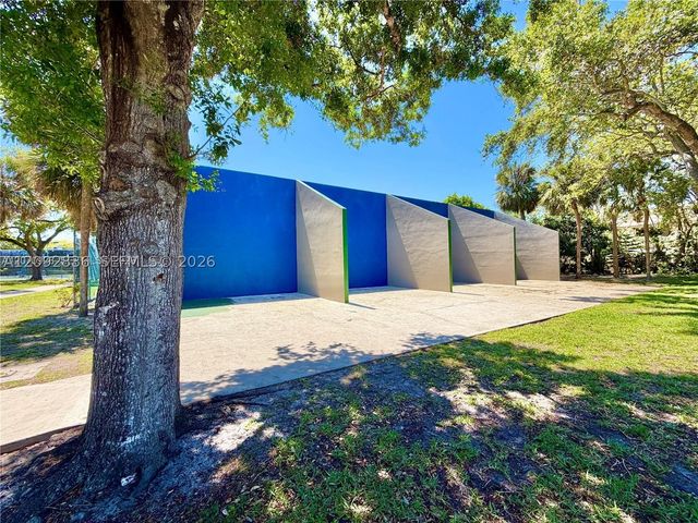 2890 N Oakland Forest Dr 202, Oakland Park, FL 33309