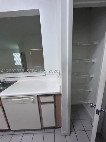 2890 N Oakland Forest Dr 202, Oakland Park, FL 33309