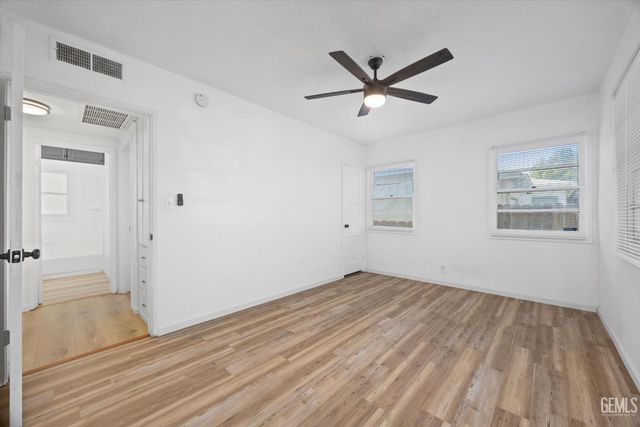 809 El Sereno Drive, Bakersfield, CA 93304