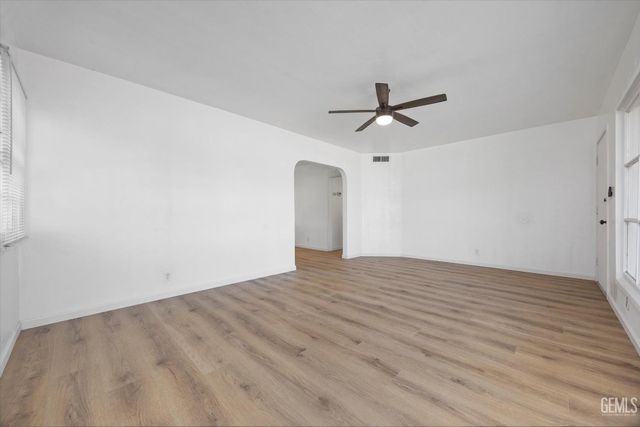 809 El Sereno Drive, Bakersfield, CA 93304