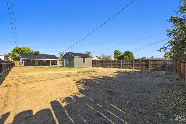 809 El Sereno Drive, Bakersfield, CA 93304