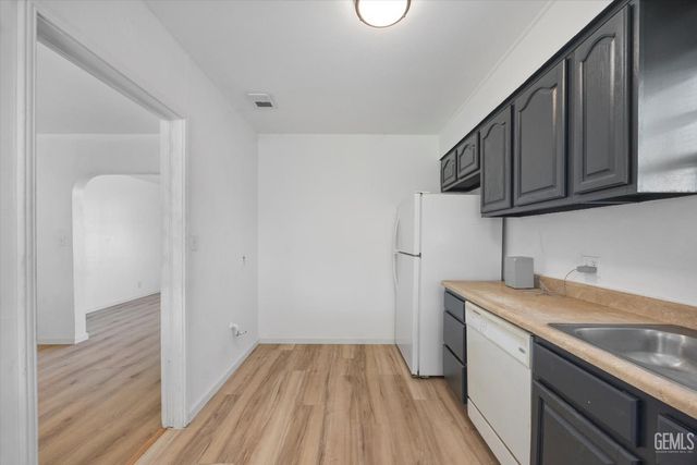 809 El Sereno Drive, Bakersfield, CA 93304