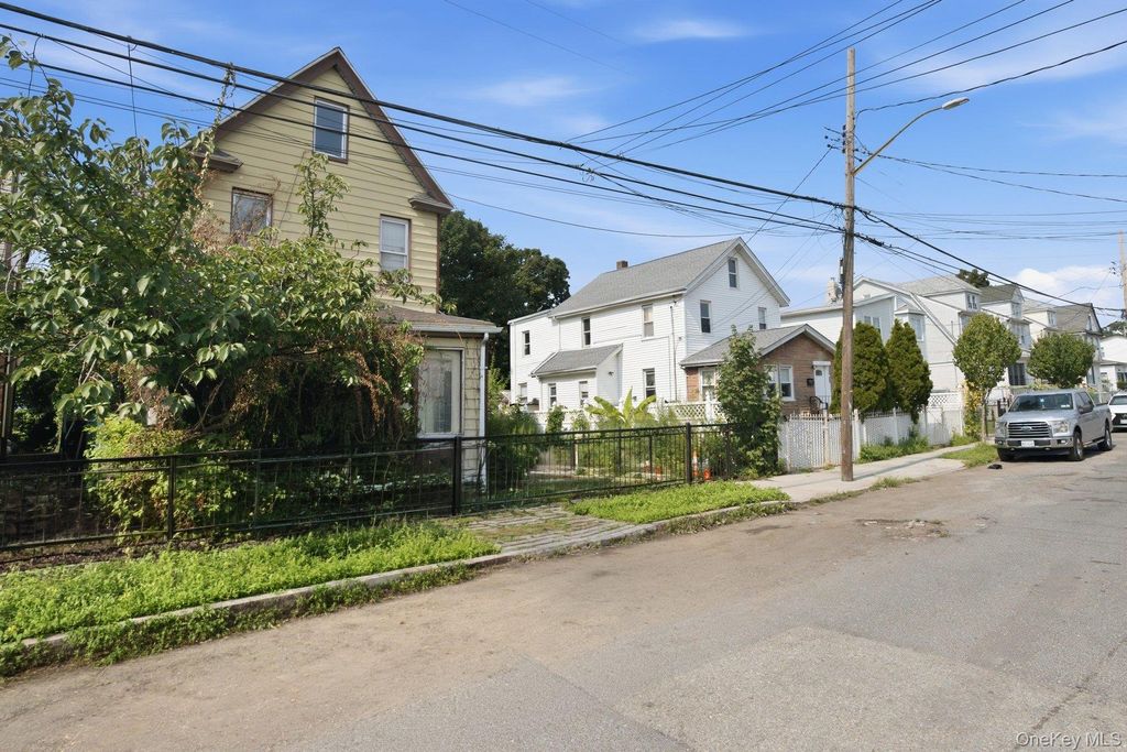11532 158th Street, Jamaica, NY 11434 — photo 2