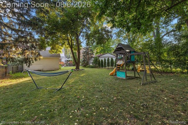 788 Rivard Boulevard, Grosse Pointe, MI 48230