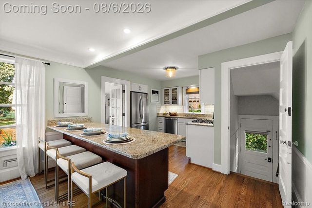 788 Rivard Boulevard, Grosse Pointe, MI 48230