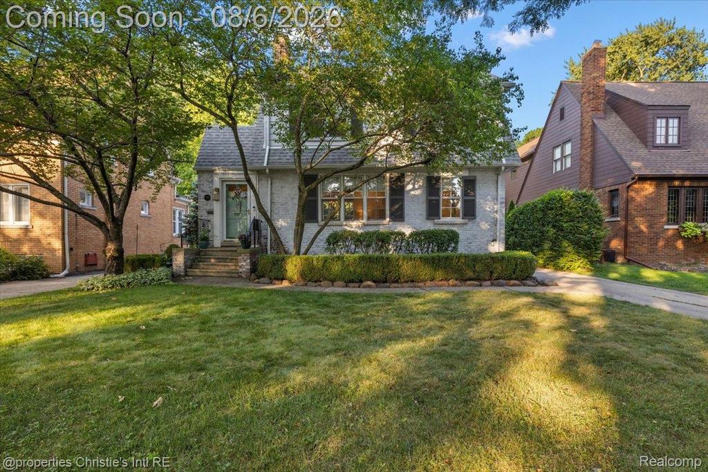 788 Rivard Boulevard, Grosse Pointe, MI 48230