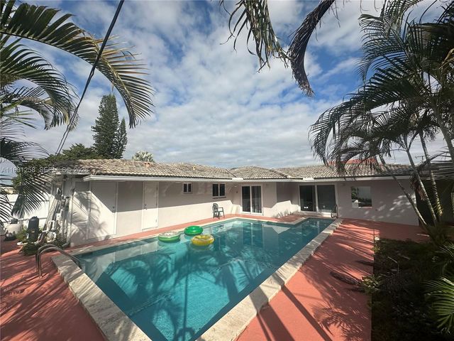 324 E 34th St, Hialeah, FL 33013