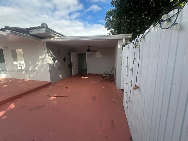 324 E 34th St, Hialeah, FL 33013