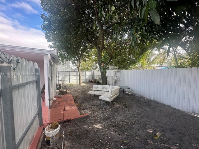 324 E 34th St, Hialeah, FL 33013