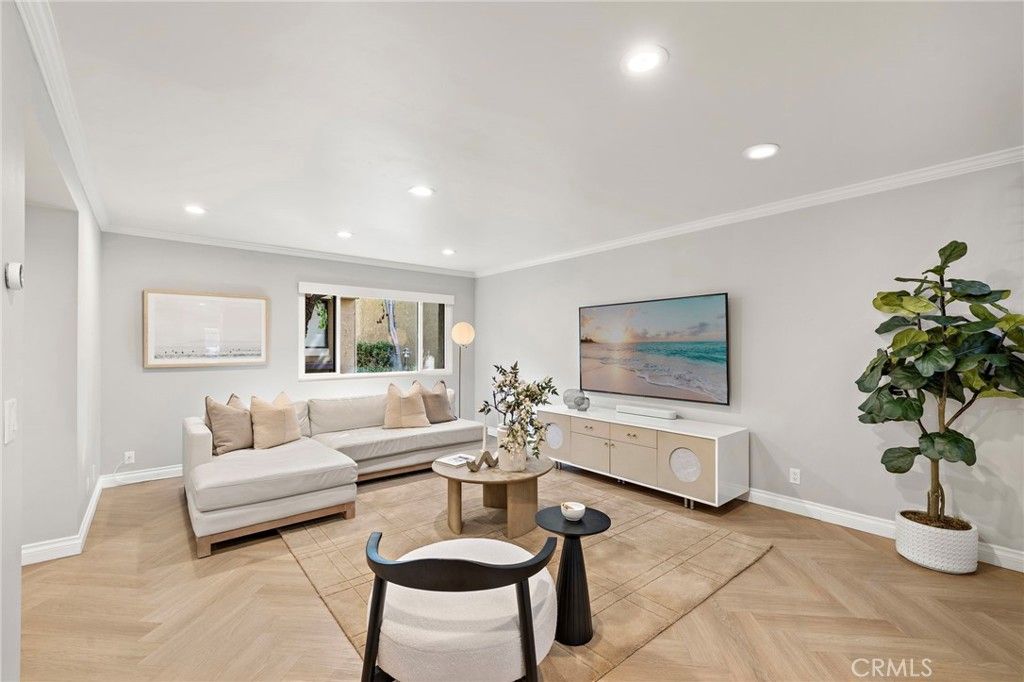 34 Starfish Court 12, Newport Beach, CA 92663 — photo 2