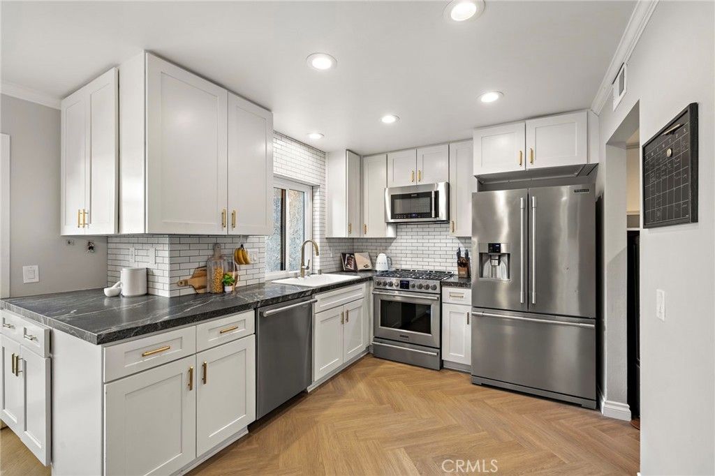 34 Starfish Court 12, Newport Beach, CA 92663 — photo 4