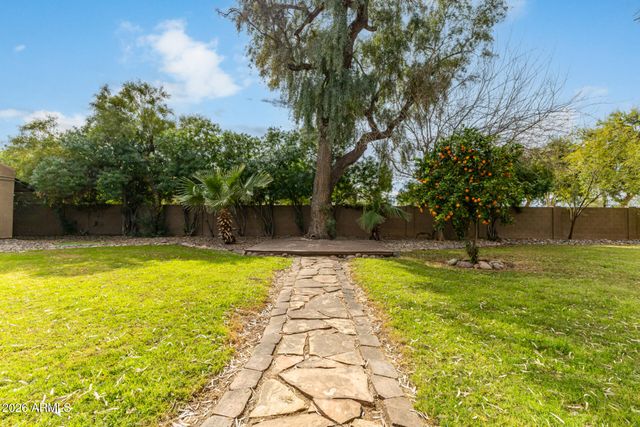 1806 S LOS ALAMOS --, Mesa, AZ 85204