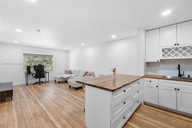 1520 Mckinley St 206E, Hollywood, FL 33020