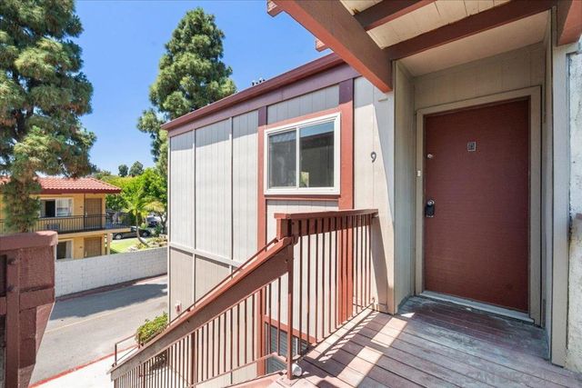 5473 Adobe Falls 9, San Diego, CA 92120