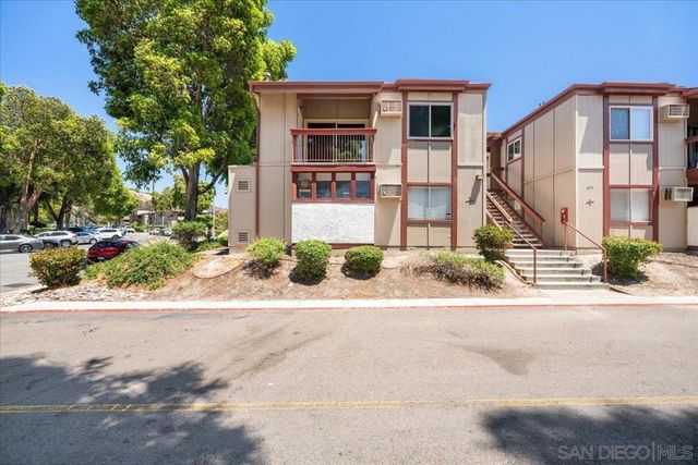 5473 Adobe Falls 9, San Diego, CA 92120