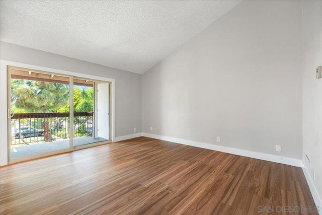 5473 Adobe Falls 9, San Diego, CA 92120
