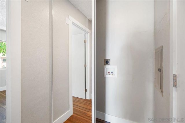 5473 Adobe Falls 9, San Diego, CA 92120