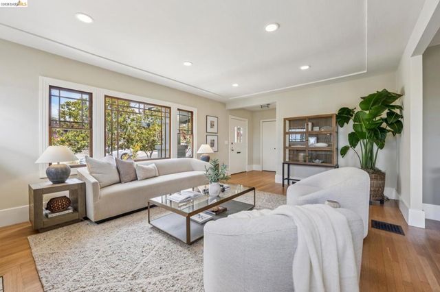 4630 EDGEWOOD AVENUE, Oakland, CA 94602