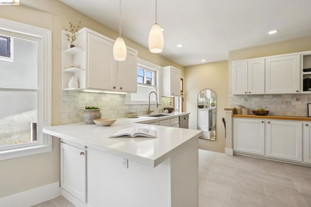 4630 EDGEWOOD AVENUE, Oakland, CA 94602