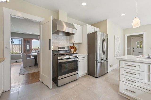 4630 EDGEWOOD AVENUE, Oakland, CA 94602