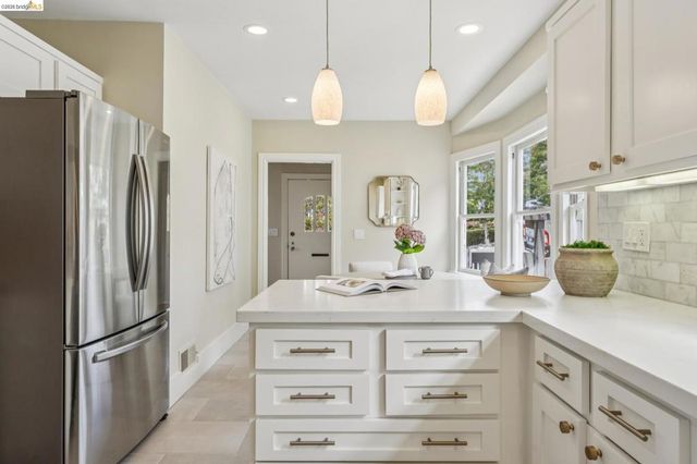 4630 EDGEWOOD AVENUE, Oakland, CA 94602