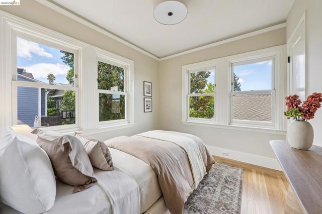 4630 EDGEWOOD AVENUE, Oakland, CA 94602