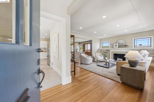 4630 EDGEWOOD AVENUE, Oakland, CA 94602