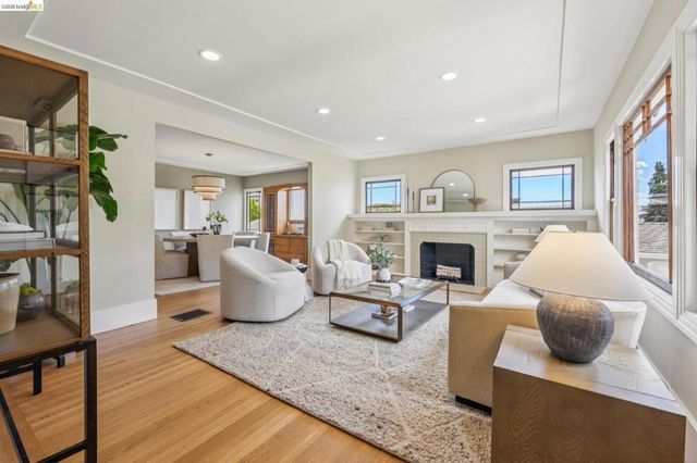 4630 EDGEWOOD AVENUE, Oakland, CA 94602