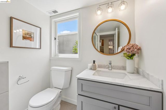 4630 EDGEWOOD AVENUE, Oakland, CA 94602