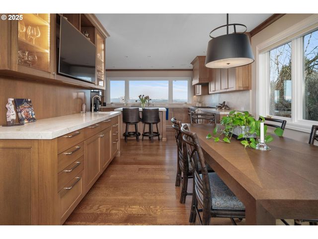 1205 Sw MYRTLE Dr, Portland, OR 97201