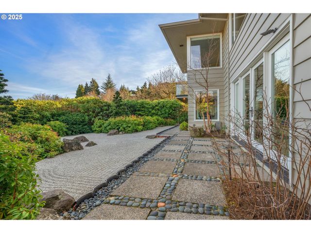 1205 Sw MYRTLE Dr, Portland, OR 97201