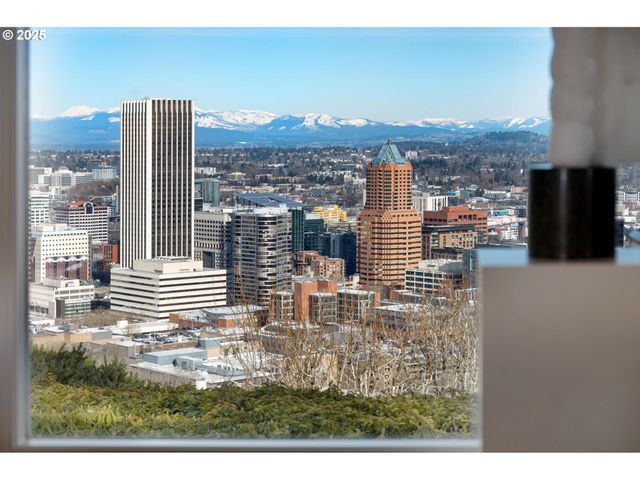 1205 Sw MYRTLE Dr, Portland, OR 97201