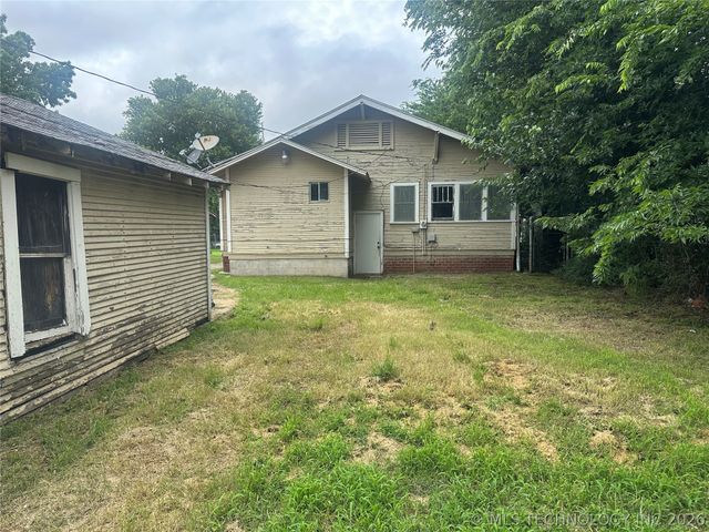 809 W Moore Street, Henryetta, OK 74437