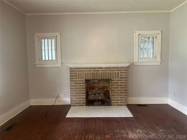 809 W Moore Street, Henryetta, OK 74437