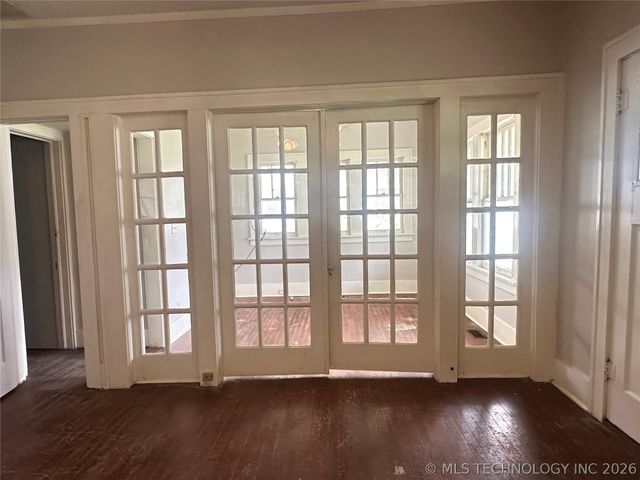 809 W Moore Street, Henryetta, OK 74437