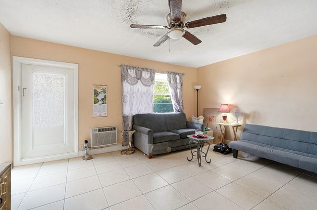 6871 SW 16th Court, North Lauderdale, FL 33068