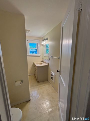 119 Old Boston Post Road 2nd Floor, Old Saybrook, CT 06475