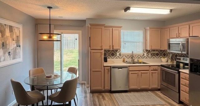 1323 SE Lexington Avenue, Lee's Summit, MO 64081