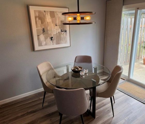 1323 SE Lexington Avenue, Lee's Summit, MO 64081