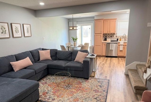 1323 SE Lexington Avenue, Lee's Summit, MO 64081